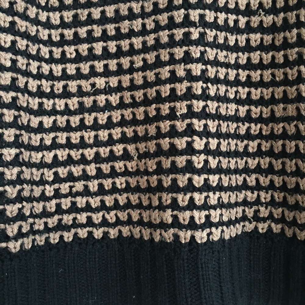 Hive & Honey: Knit Sweater - Picture 2 of 8